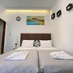 Gregorys Studio Apartment
