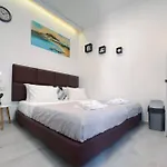 Gregorys Studio Apartment